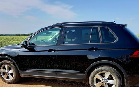 Volkswagen Tiguan II, 2017 год, 2 000 000 рублей, 3 фотография