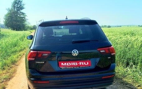 Volkswagen Tiguan II, 2017 год, 2 000 000 рублей, 2 фотография