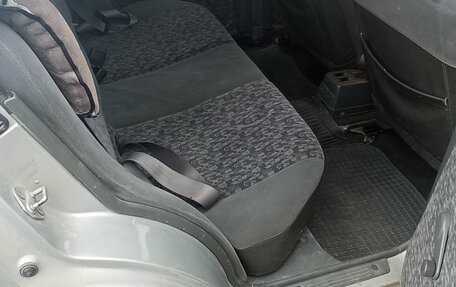 Suzuki Swift II, 2002 год, 170 000 рублей, 8 фотография