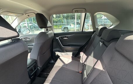 Toyota RAV4, 2022 год, 3 290 000 рублей, 10 фотография