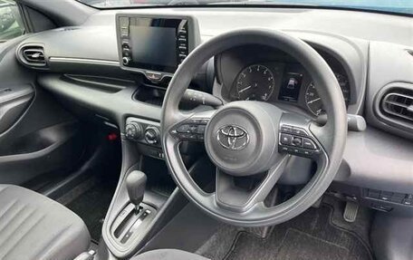Toyota Yaris, 2021 год, 1 368 030 рублей, 5 фотография