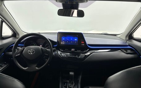 Toyota C-HR I рестайлинг, 2021 год, 1 840 000 рублей, 10 фотография