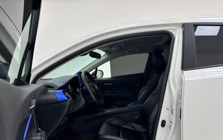 Toyota C-HR I рестайлинг, 2021 год, 1 840 000 рублей, 17 фотография