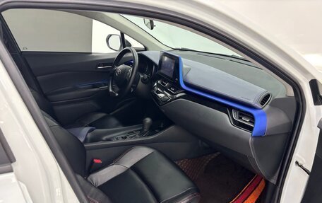 Toyota C-HR I рестайлинг, 2021 год, 1 840 000 рублей, 14 фотография