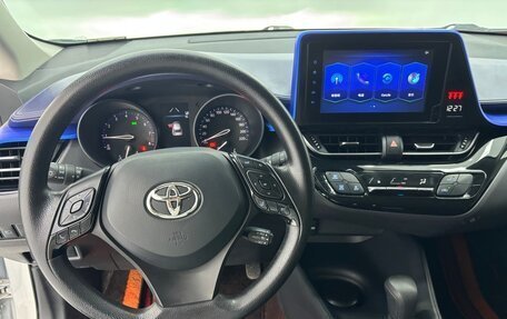Toyota C-HR I рестайлинг, 2021 год, 1 840 000 рублей, 16 фотография
