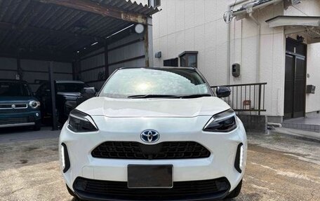 Toyota Yaris Cross, 2021 год, 1 390 000 рублей, 2 фотография
