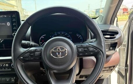 Toyota Yaris Cross, 2021 год, 1 390 000 рублей, 11 фотография