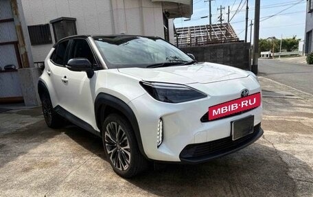 Toyota Yaris Cross, 2021 год, 1 390 000 рублей, 3 фотография