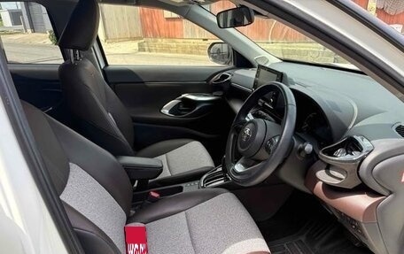 Toyota Yaris Cross, 2021 год, 1 390 000 рублей, 10 фотография