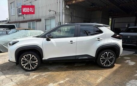 Toyota Yaris Cross, 2021 год, 1 390 000 рублей, 8 фотография