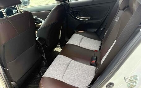 Toyota Yaris Cross, 2021 год, 1 390 000 рублей, 21 фотография