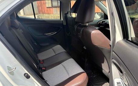 Toyota Yaris Cross, 2021 год, 1 390 000 рублей, 20 фотография