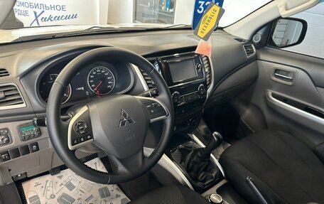 Mitsubishi L200 IV рестайлинг, 2015 год, 1 799 000 рублей, 11 фотография