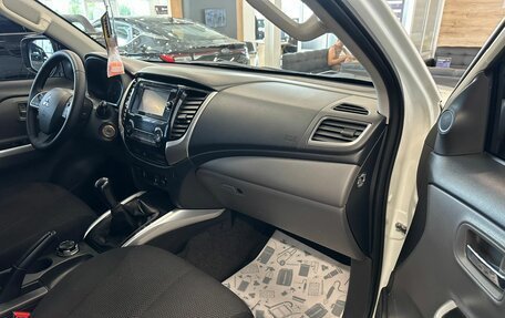 Mitsubishi L200 IV рестайлинг, 2015 год, 1 799 000 рублей, 12 фотография