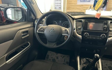 Mitsubishi L200 IV рестайлинг, 2015 год, 1 799 000 рублей, 14 фотография