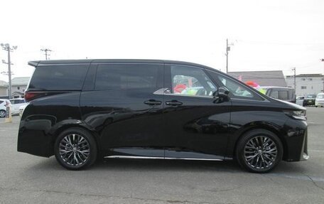 Toyota Vellfire, 2024 год, 5 600 000 рублей, 3 фотография
