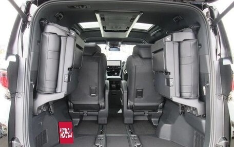Toyota Vellfire, 2024 год, 5 600 000 рублей, 28 фотография