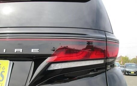 Toyota Vellfire, 2024 год, 5 600 000 рублей, 38 фотография