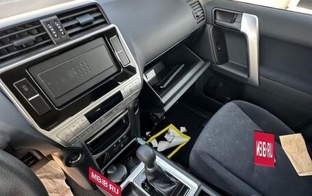 Toyota Land Cruiser Prado 150 рестайлинг 2, 2022 год, 5 999 000 рублей, 4 фотография