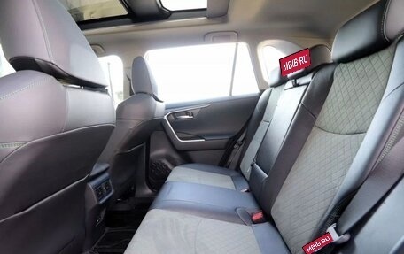 Toyota RAV4, 2024 год, 4 100 000 рублей, 4 фотография