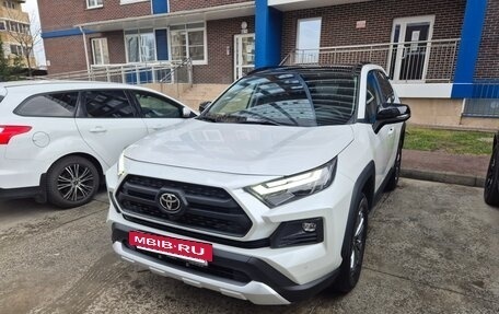 Toyota RAV4, 2024 год, 4 100 000 рублей, 2 фотография