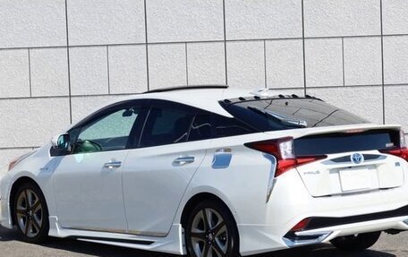 Toyota Prius IV XW50, 2021 год, 1 615 000 рублей, 4 фотография