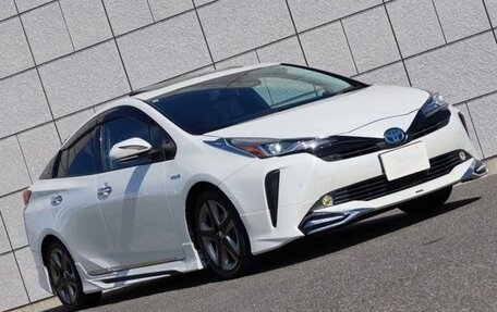 Toyota Prius IV XW50, 2021 год, 1 615 000 рублей, 3 фотография
