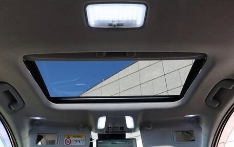 Toyota Prius IV XW50, 2021 год, 1 615 000 рублей, 15 фотография