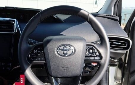 Toyota Prius IV XW50, 2021 год, 1 615 000 рублей, 12 фотография