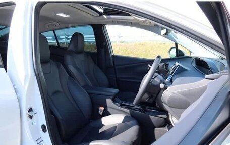 Toyota Prius IV XW50, 2021 год, 1 615 000 рублей, 22 фотография