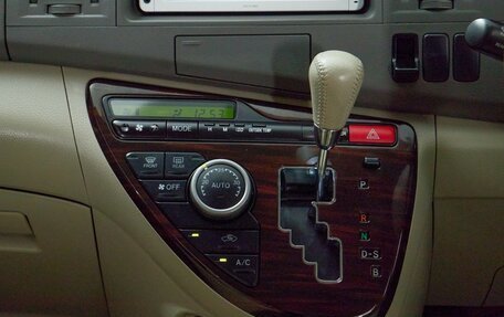 Toyota ISis I, 2013 год, 1 155 000 рублей, 17 фотография