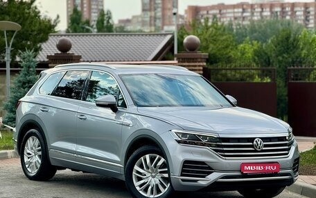Volkswagen Touareg III, 2019 год, 5 870 000 рублей, 1 фотография