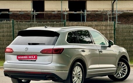 Volkswagen Touareg III, 2019 год, 5 870 000 рублей, 6 фотография