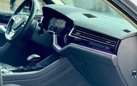 Volkswagen Touareg III, 2019 год, 5 870 000 рублей, 18 фотография