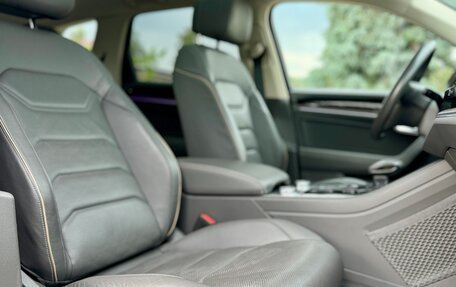 Volkswagen Touareg III, 2019 год, 5 870 000 рублей, 21 фотография