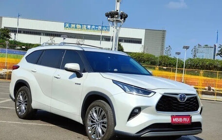 Toyota Highlander, 2022 год, 3 690 056 рублей, 3 фотография
