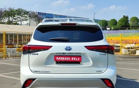 Toyota Highlander, 2022 год, 3 690 056 рублей, 5 фотография