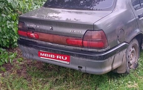 Renault 19 II, 1998 год, 60 000 рублей, 4 фотография