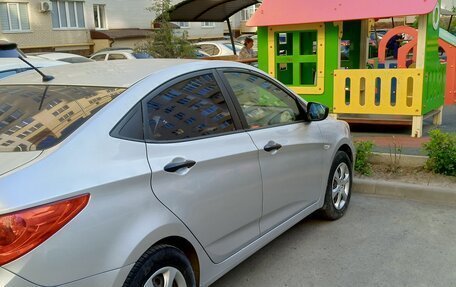 Hyundai Solaris II рестайлинг, 2012 год, 610 000 рублей, 14 фотография