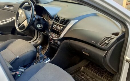Hyundai Solaris II рестайлинг, 2012 год, 610 000 рублей, 15 фотография