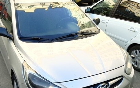 Hyundai Solaris II рестайлинг, 2012 год, 610 000 рублей, 10 фотография