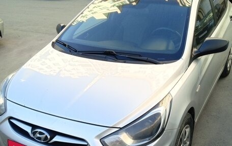 Hyundai Solaris II рестайлинг, 2012 год, 610 000 рублей, 8 фотография