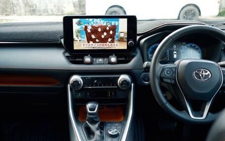 Toyota RAV4, 2022 год, 2 436 000 рублей, 8 фотография
