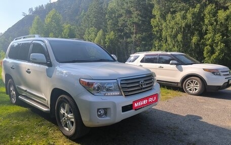 Toyota Land Cruiser 200, 2012 год, 3 400 000 рублей, 8 фотография