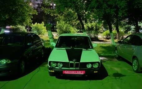 BMW 5 серия, 1987 год, 140 000 рублей, 3 фотография