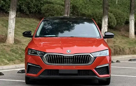 Skoda Octavia IV, 2022 год, 1 970 000 рублей, 2 фотография