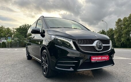 Mercedes-Benz V-Класс, 2022 год, 9 500 000 рублей, 1 фотография