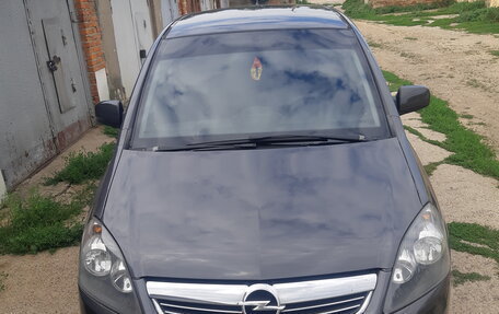 Opel Zafira B, 2011 год, 680 000 рублей, 1 фотография