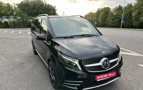 Mercedes-Benz V-Класс, 2022 год, 9 500 000 рублей, 2 фотография