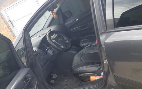 Opel Zafira B, 2011 год, 680 000 рублей, 3 фотография